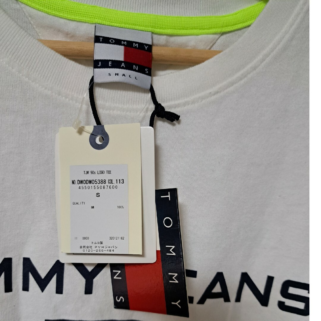 TOMMY JEANS(トミージーンズ)のTOMMY JEANS☆Sサイズ☆Tシャツ☆未使用 レディースのトップス(Tシャツ(半袖/袖なし))の商品写真