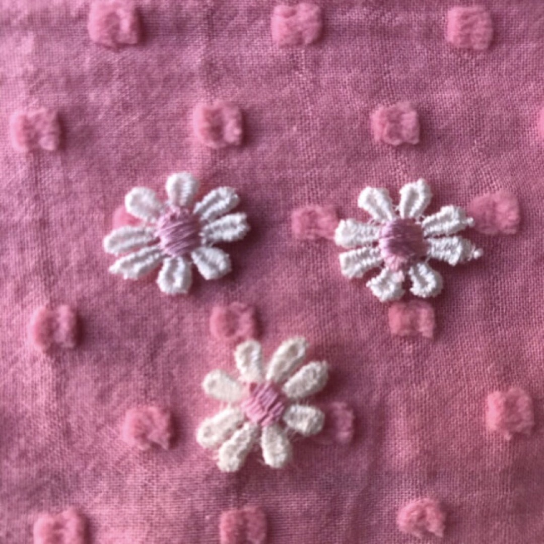 ワッペン お花　15枚セット 白にピンク　デイジー　マーガレット　花　刺繍 ハンドメイドの素材/材料(各種パーツ)の商品写真