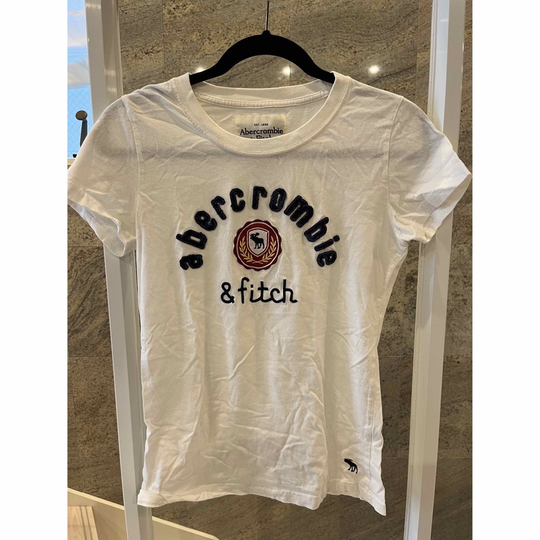 Abercrombie&Fitch(アバクロンビーアンドフィッチ)のアバクロ　abercrombie&fitch Tシャツ レディースのトップス(Tシャツ(半袖/袖なし))の商品写真