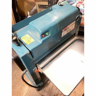 Makita - マキタ300自動カンナ モデル2012 有効切削幅304mmの通販 by