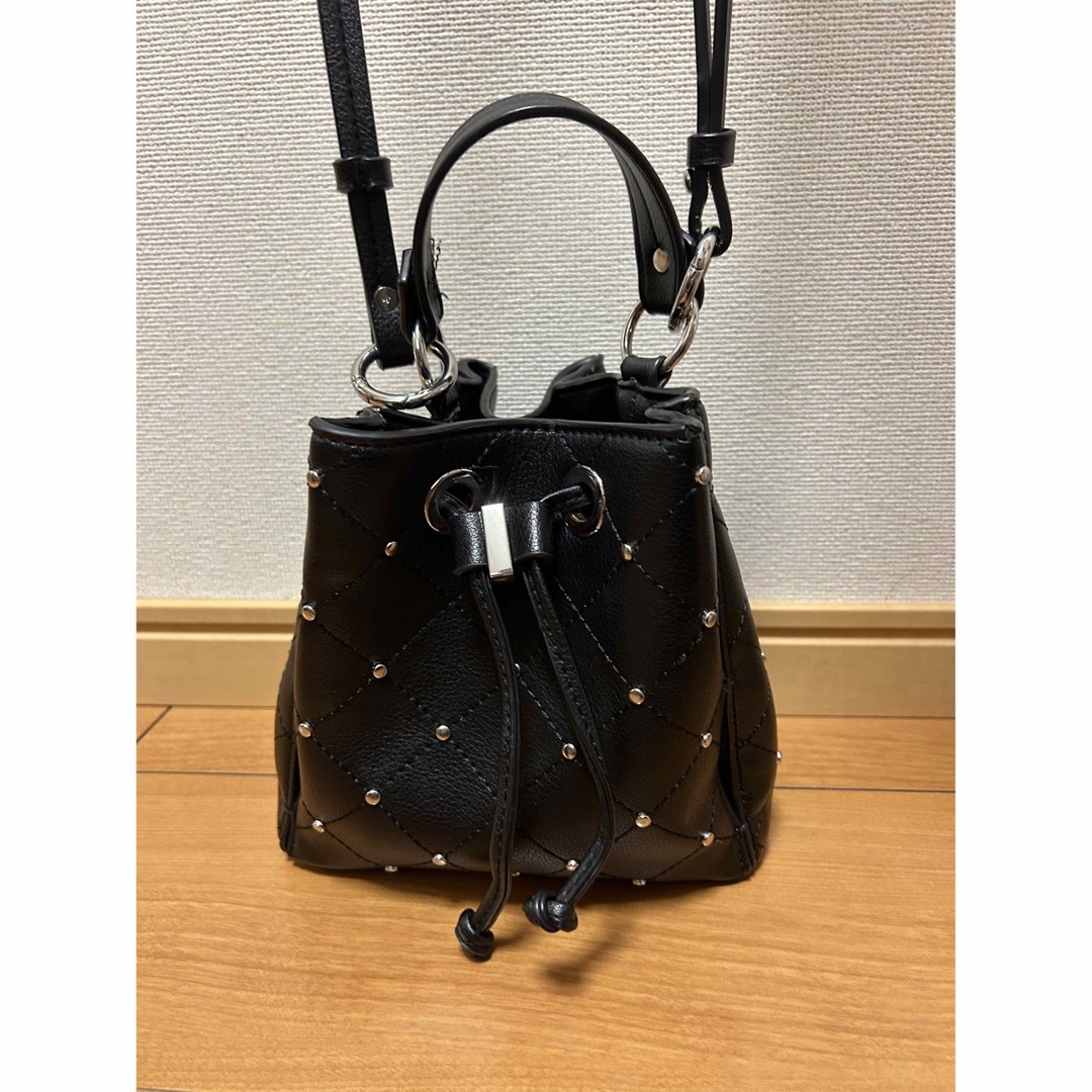 ZARA(ザラ)のZARA 巾着バッグ　ブラック　キルティング レディースのバッグ(ハンドバッグ)の商品写真