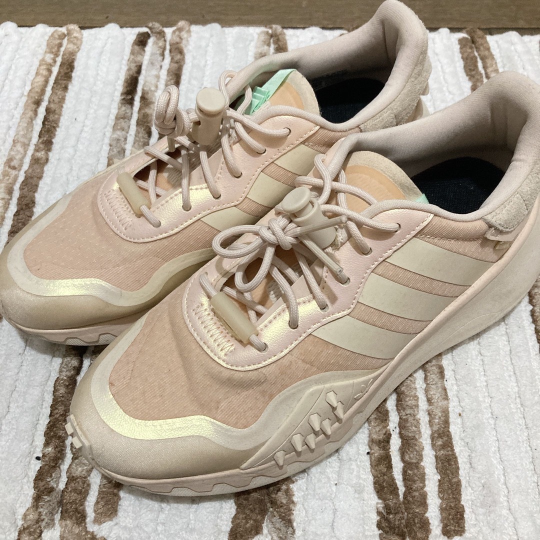 adidas ⭐︎ chioigo beige スニーカー ベージュ 25.5