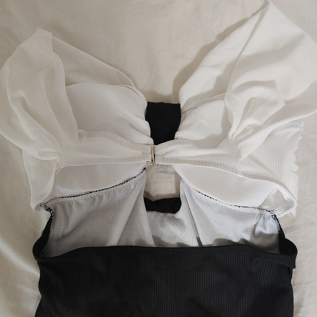 水着 レディース ワンピース 黒 ホワイト ブラック バイカラー 体型カバー M レディースの水着/浴衣(水着)の商品写真
