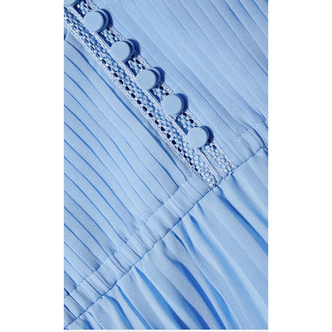 SELF PORTRAIT(セルフポートレイト)の❤️正規品Selfportrait23新作新品タグ付き★ブルー　ロングワンピース レディースのワンピース(ロングワンピース/マキシワンピース)の商品写真