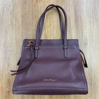 サルヴァトーレフェラガモ(Salvatore Ferragamo)のr3537 サルヴァトーレフェラガモ ガンチーニ レザー ハンドバッグ (ハンドバッグ)