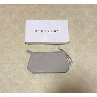 バーバリー(BURBERRY)の【新品】バーバリー　ポーチ　ベージュ(キャラクターグッズ)