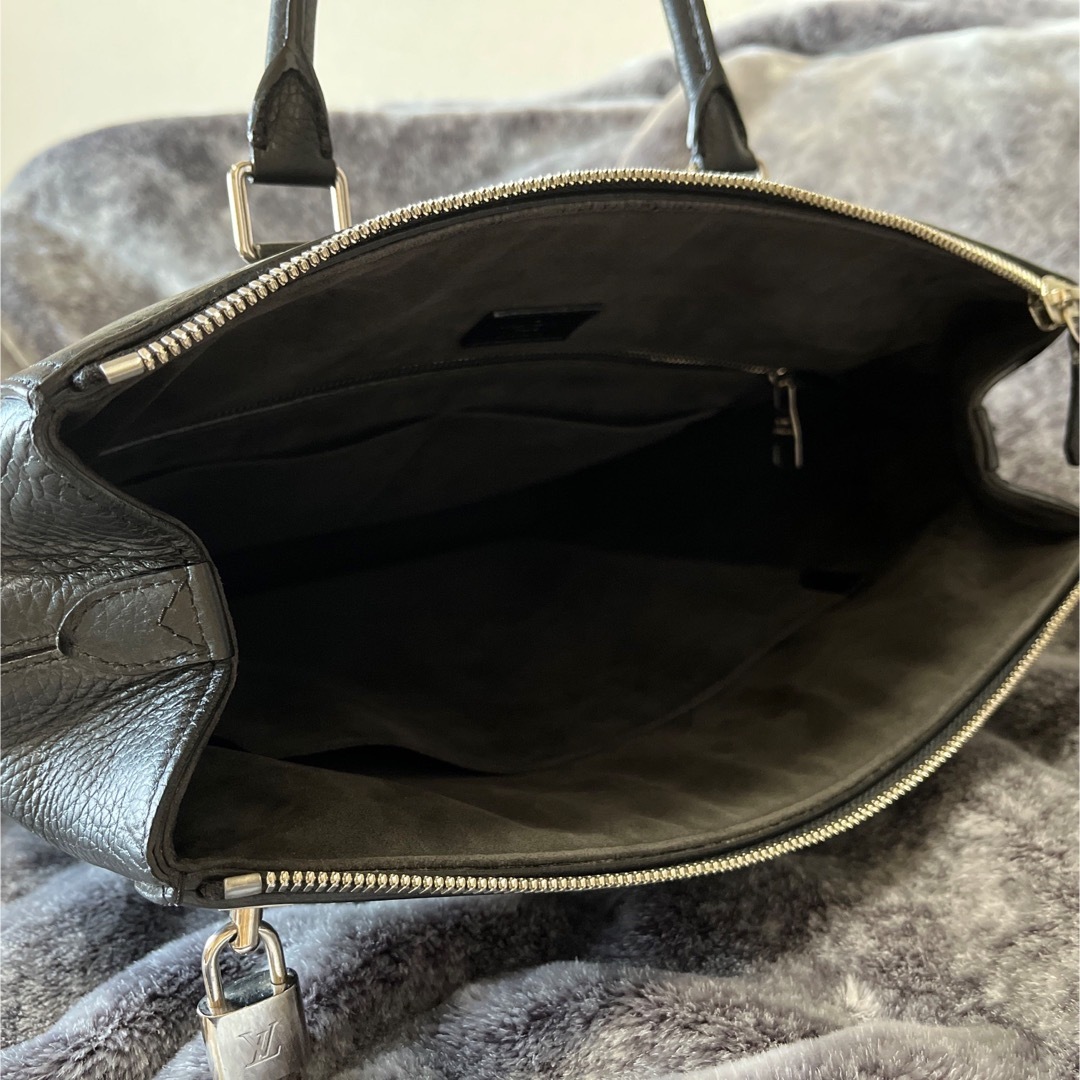 LOUIS VUITTON - LOUIS VUITTON ヴィトン グリニッジ トリヨン レザー