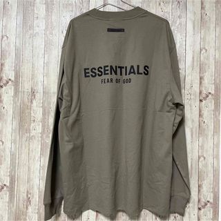 フィアオブゴッド(FEAR OF GOD)のFOG essentials ロンT /バックロゴ L ブラウン(Tシャツ/カットソー(七分/長袖))