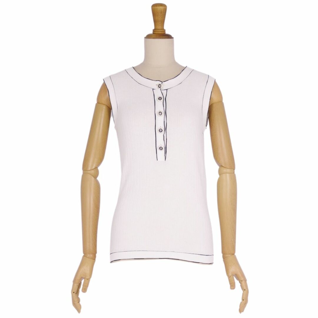 美品 シャネル CHANEL ニット ノースリーブ P47545 ココマークボタン コットン トップス レディース 34(S相当) ホワイト