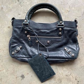 バレンシアガバッグ(BALENCIAGA BAG)のBALENCIAGA レザーバック　FIRST(ハンドバッグ)