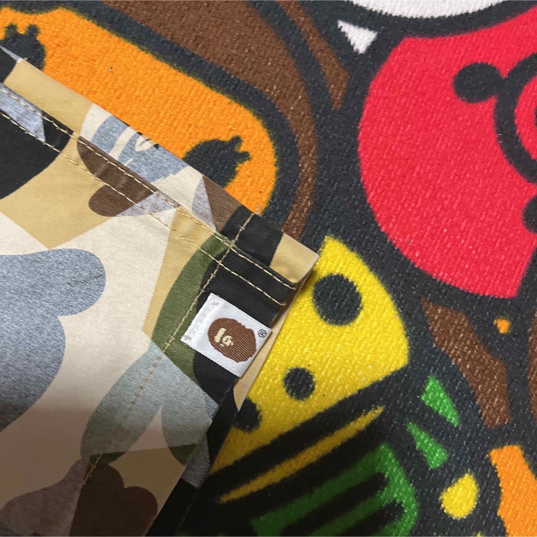 A BATHING APE(アベイシングエイプ)のAPE BAPE  KAWS 1st CAMO 迷彩　STA ショーツ　パンツ メンズのパンツ(ショートパンツ)の商品写真