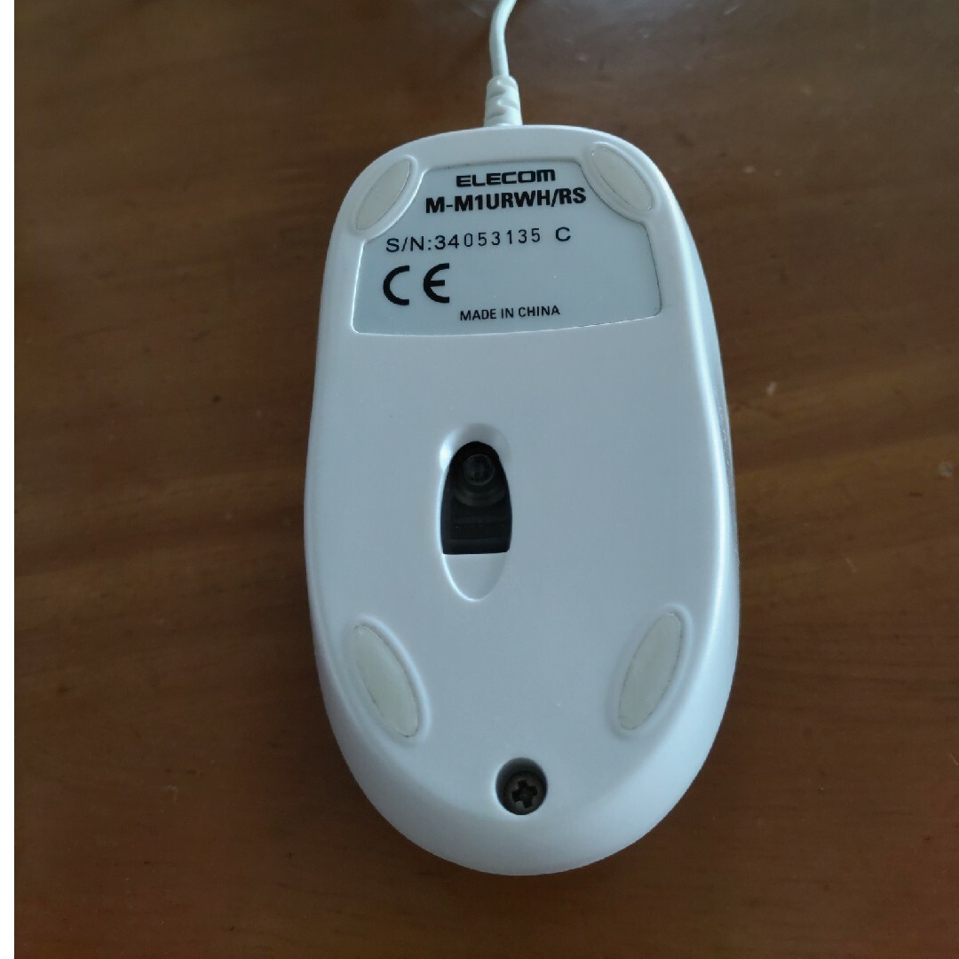 ELECOM(エレコム)のエレコム ホイール付光学式マウス EU RoHS指令準拠 USBタイプ ホワイト スマホ/家電/カメラのPC/タブレット(PC周辺機器)の商品写真