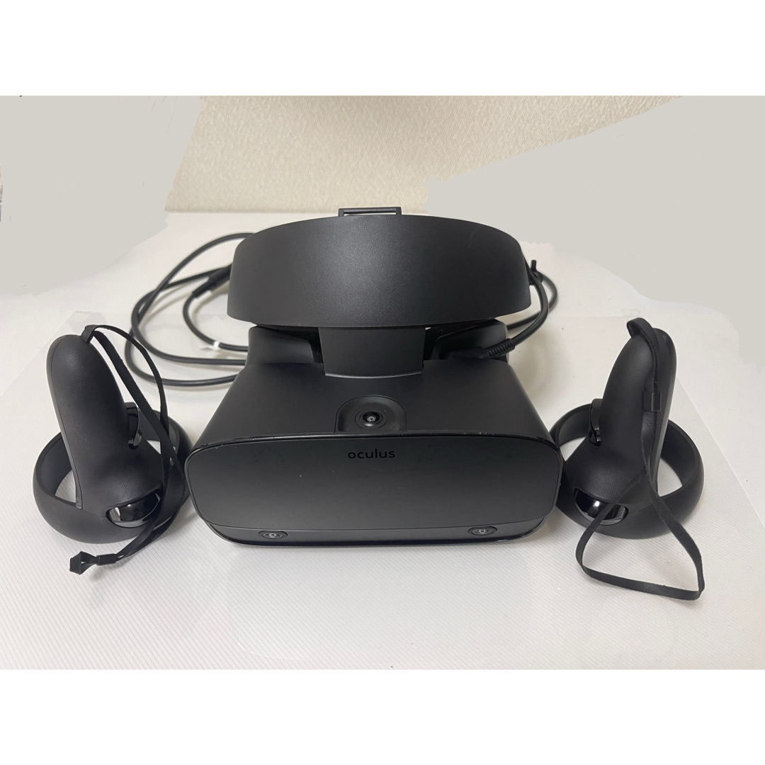Lenovo(レノボ)のOculus Rift S PC接続専用 高性能VRヘッドセット＆コントローラー エンタメ/ホビーのゲームソフト/ゲーム機本体(家庭用ゲーム機本体)の商品写真