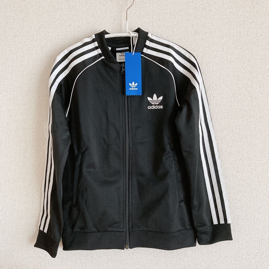 adidas(アディダス)の新品 アディダス adidas ジャージ ライン スウェット 140 ブラック  キッズ/ベビー/マタニティのキッズ服男の子用(90cm~)(ジャケット/上着)の商品写真