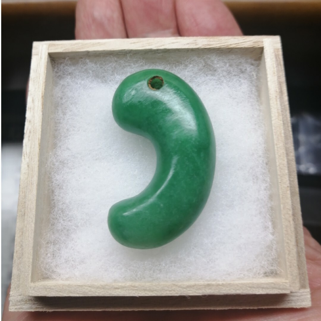 ★古墳期『糸魚川琅玕翡翠勾玉』出土品。4.2cm【超琅玕翡翠】最上質の宝石様勾玉 エンタメ/ホビーのコレクション(その他)の商品写真