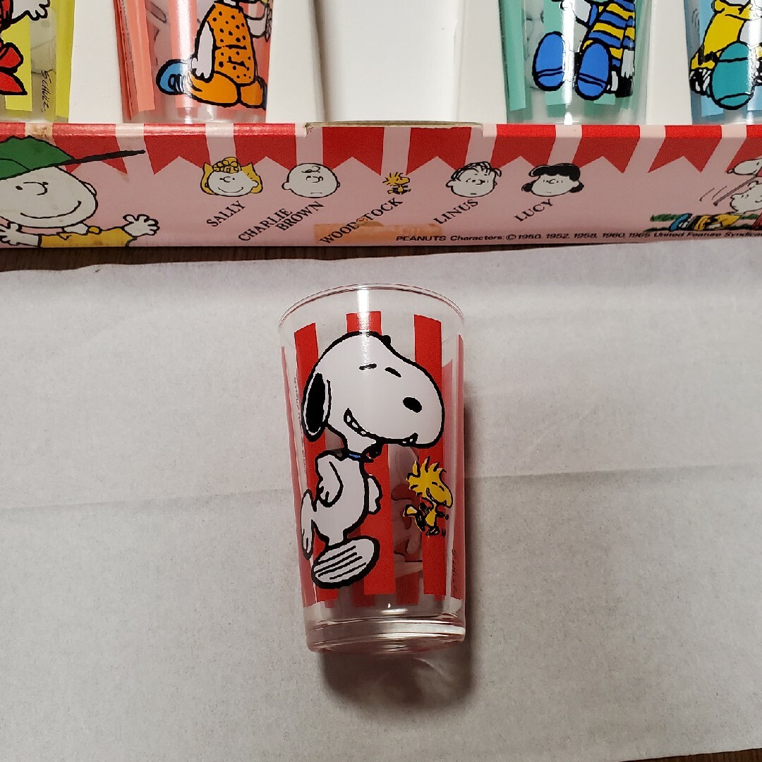 SNOOPY(スヌーピー)のスヌーピー　ガラスコップ　5個セット 新品 インテリア/住まい/日用品のキッチン/食器(グラス/カップ)の商品写真