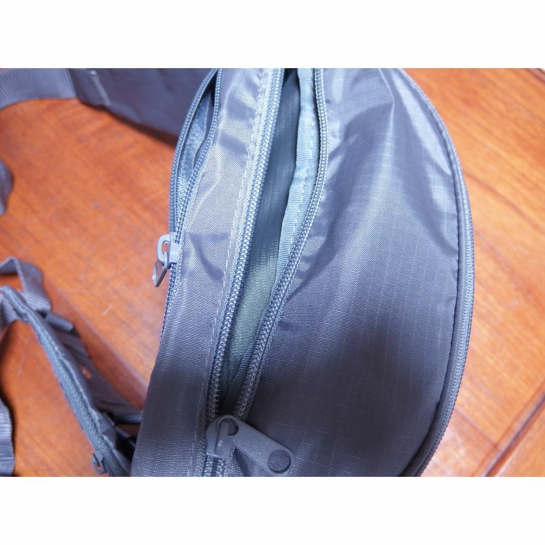 ウエストバッグ 　A.O.T エーオーティー　 軽量 コンパクト  メンズのバッグ(ウエストポーチ)の商品写真
