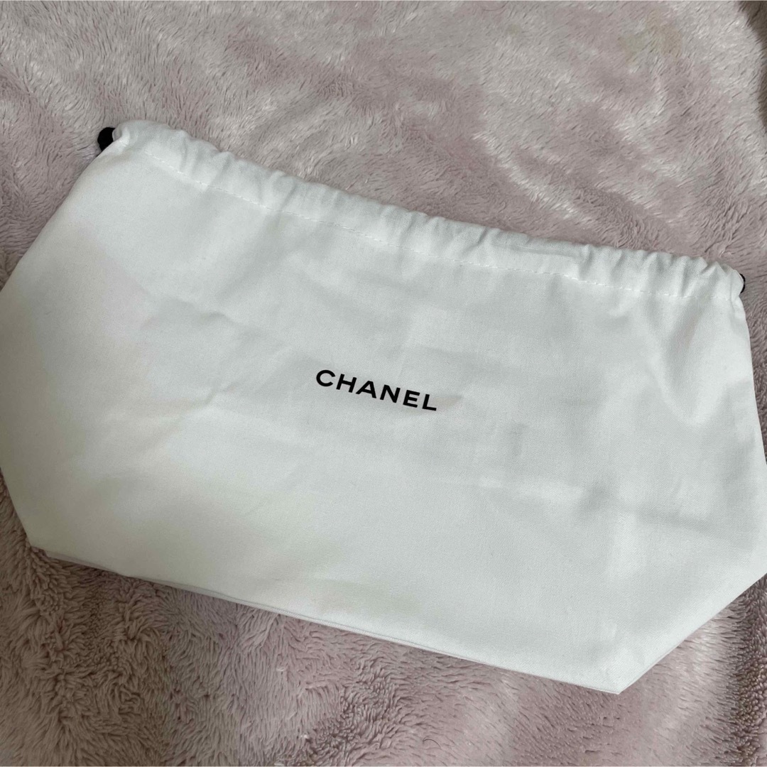 CHANEL(シャネル)のCHANEL巾着 レディースのファッション小物(ポーチ)の商品写真