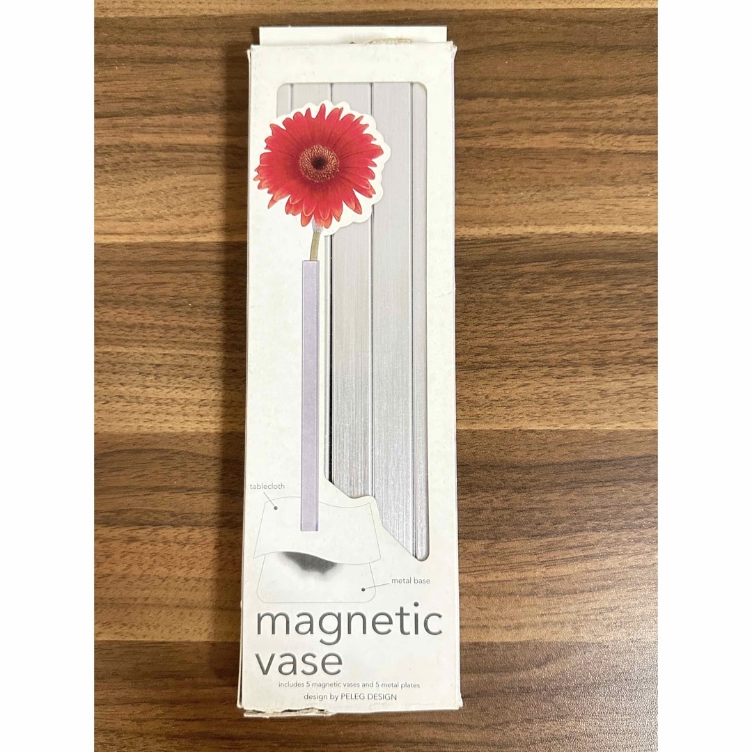 PELEGDESIGN(ペレグデザイン)のmagnetic vase インテリア/住まい/日用品のインテリア小物(花瓶)の商品写真