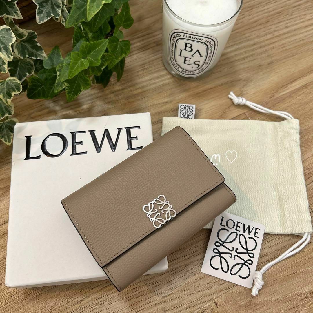 大感謝セール LOEWE ロエベ アナグラムバーティカルウォレット サンド