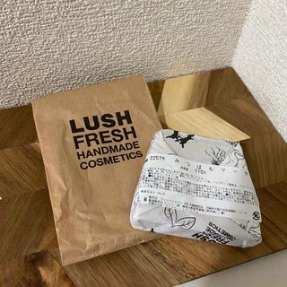 ラッシュ(LUSH)のみつばちマーチ 110ｇ(ボディソープ/石鹸)