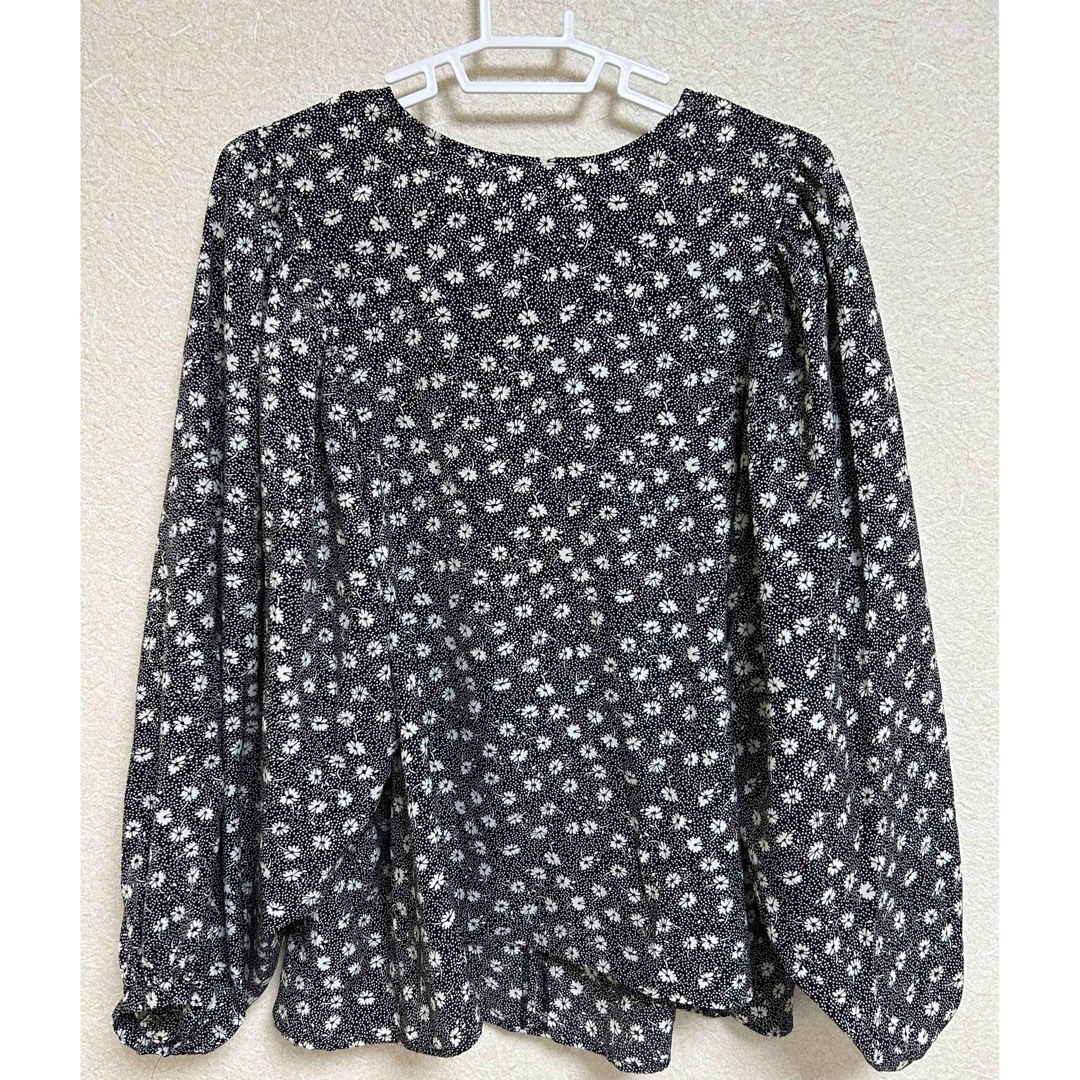 UNITED ARROWS green label relaxing(ユナイテッドアローズグリーンレーベルリラクシング)の新品未使用⭐︎グリンレーベルリラクシング⭐︎花柄ブラウス⭐︎ レディースのトップス(シャツ/ブラウス(長袖/七分))の商品写真