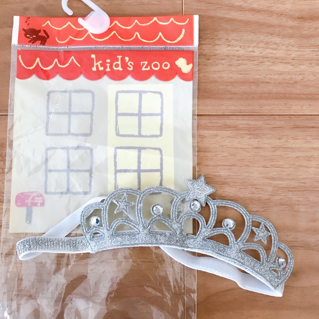 kid’s zoo(キッズズー)の【新品未使用】kid's zoo(キッズズー) ヘアバンド　アクセサリー キッズ/ベビー/マタニティのこども用ファッション小物(その他)の商品写真