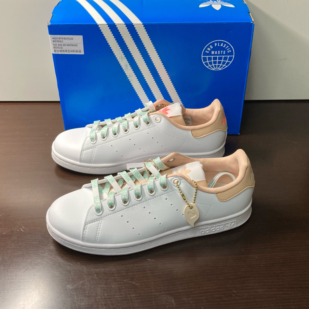 【新品23.5cm】adidas スタンスミスW ホワイト/ベージュ ハート