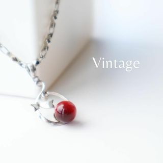 アートヴィンテージ(ART VINTAGE)の【vintage】天然石 レッド×シルバー 小さめ ペンダントトップ チャーム(ネックレス)