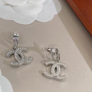 CHANEL> 2021 AW 限定品 パール CC ドロップピアス-