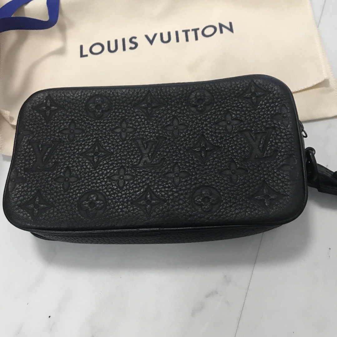 LOUIS VUITTON(ルイヴィトン)のルィビトンクラッチバック メンズのバッグ(セカンドバッグ/クラッチバッグ)の商品写真