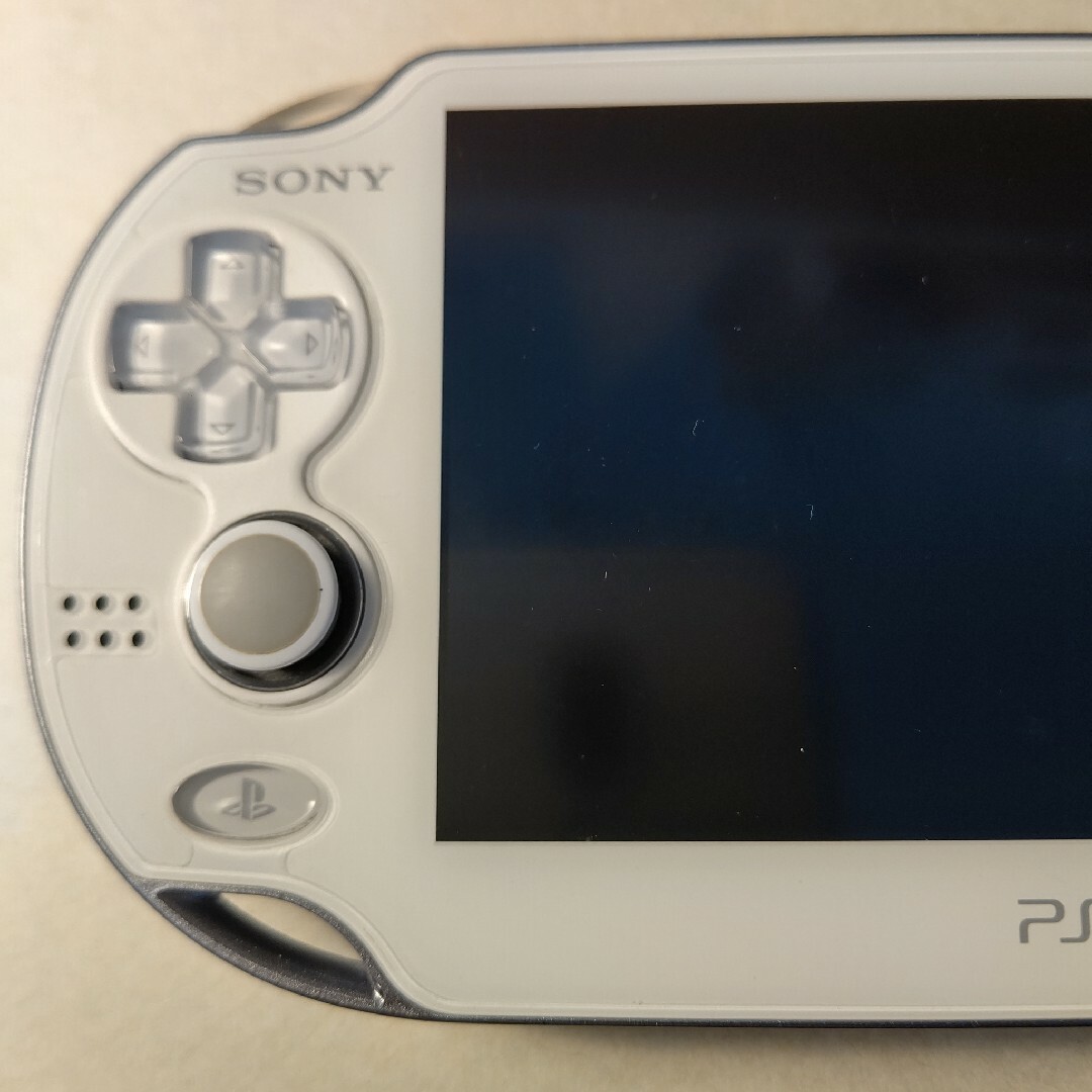 PS Vita 1000 クリスタル・ホワイト 本体 充電器 PCH-1000-eastgate.mk