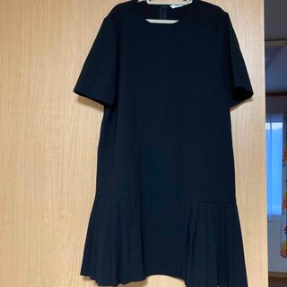 ザラ(ZARA)のnonoさん専用　プリーツワンピース　ZARA(ひざ丈ワンピース)