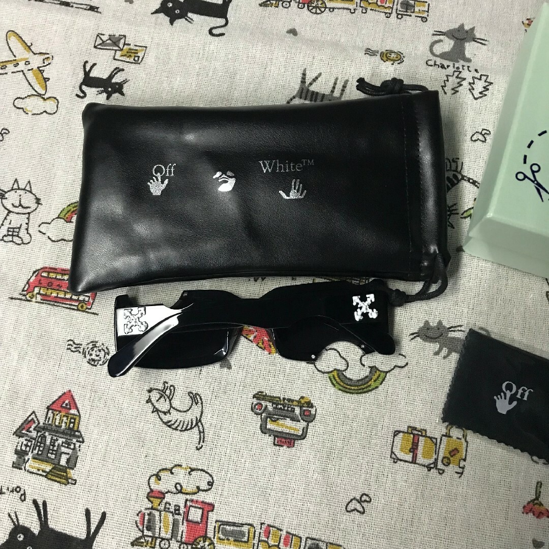 off-white cadyスクエアサングラス 初期ロッド | ns2.psht.or.id