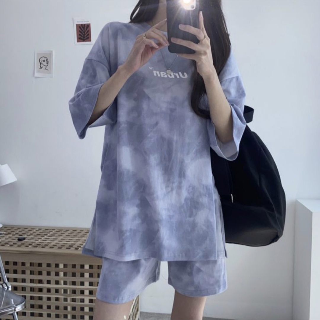 ビックシルエットセットアップ　ブルー　タイダイ柄　Tシャツ　パンツ　夏服 レディースのルームウェア/パジャマ(ルームウェア)の商品写真