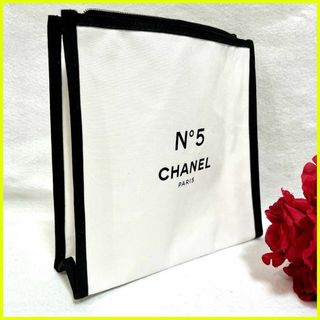 シャネル(CHANEL)の✨非売品未使用✨シャネル CHANEL ノベルティ コスメポーチ  香水 N°5(ポーチ)