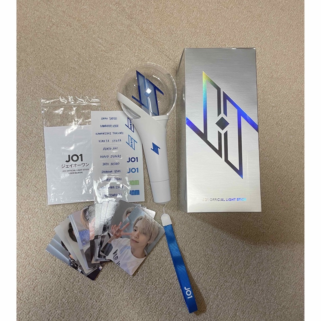 JO1(ジェイオーワン)のJO1 OFFICIAL LIGHT STICK ペンライト エンタメ/ホビーのタレントグッズ(アイドルグッズ)の商品写真