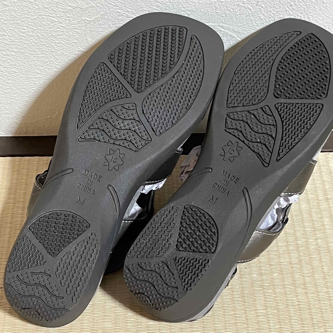 【未使用】レディース  婦人　サンダル　バックベルト　光沢　23.0cm レディースの靴/シューズ(サンダル)の商品写真