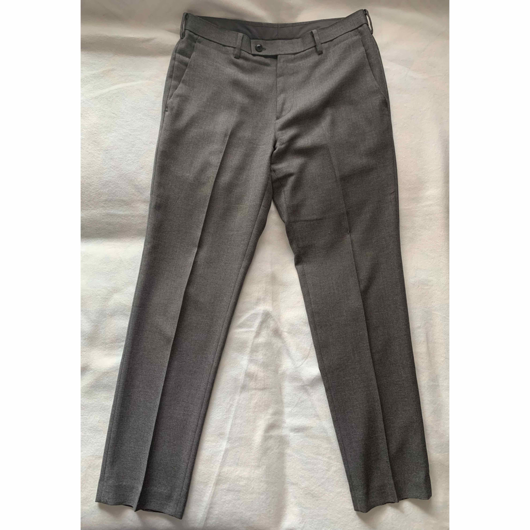 UNIQLO(ユニクロ)のUNIQLO ユニクロ　スラックス　パンツ　無地　柄　12 グレー　灰色 メンズのパンツ(スラックス)の商品写真