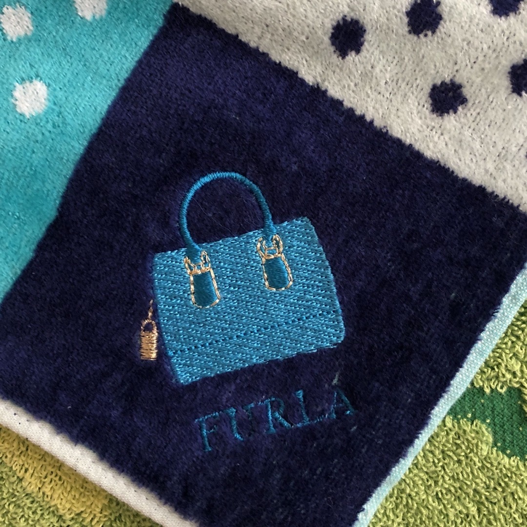 Furla(フルラ)のフルラ タオルハンカチ　2枚　タグ無し　新品未使用 レディースのファッション小物(ハンカチ)の商品写真