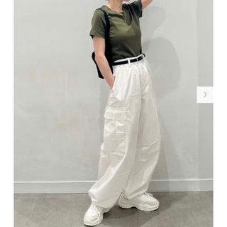 GU(ワークパンツ/カーゴパンツ ・ ホワイト/白色系)のフリマ GU(ワークパンツ/カーゴパンツ ・ ホワイト/白色系)のフリマ