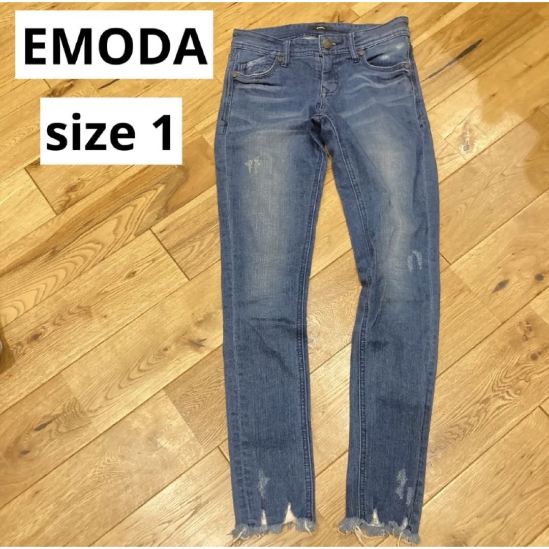 EMODA(エモダ)の送料込み　エモダ　スキニー　クラッシュ　ダメージ加工デニム　1 レディースのパンツ(デニム/ジーンズ)の商品写真