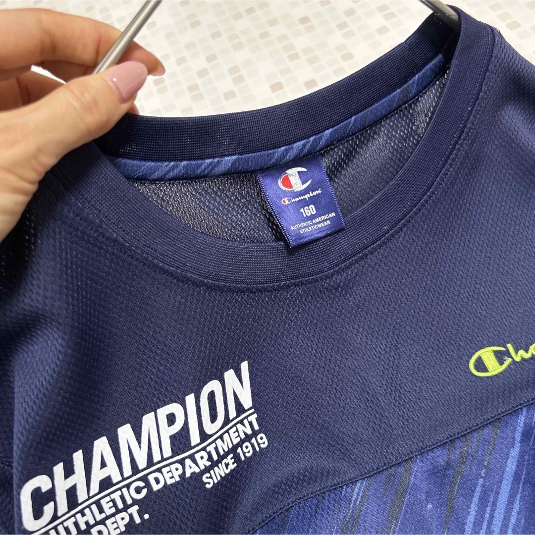 Champion(チャンピオン)のチャンピオン 半袖Tシャツ スポーツウェア  160cm ネイビー ブルー キッズ/ベビー/マタニティのキッズ服男の子用(90cm~)(Tシャツ/カットソー)の商品写真