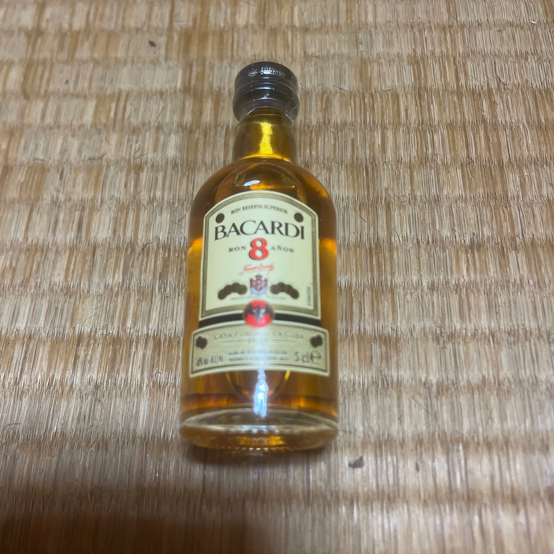 1298000円 スピリッツ ラム バカルディ BACARDI ８年 ５０ml