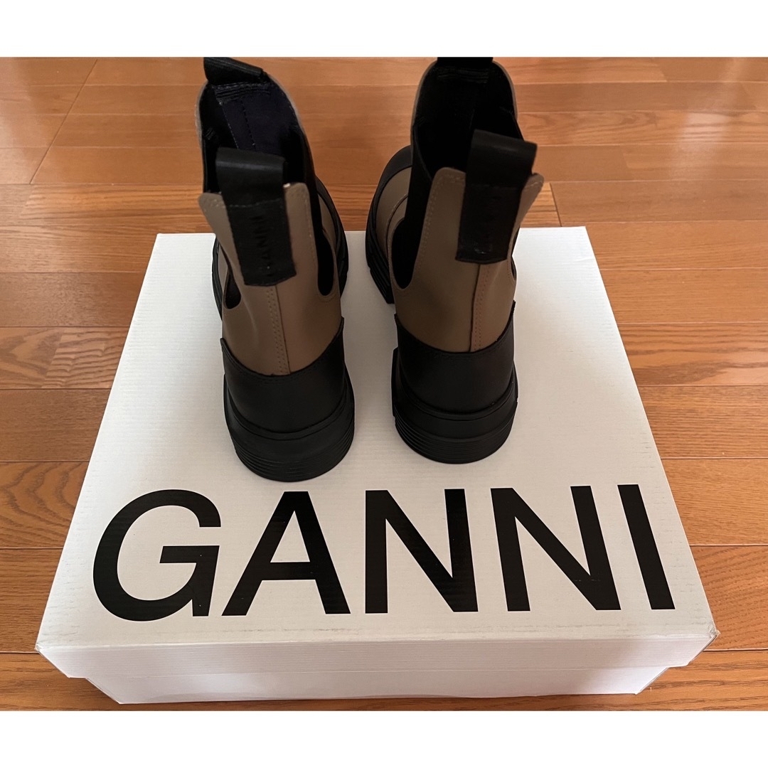 TOMORROWLAND(トゥモローランド)の新品 未使用　GANNI ガニー　ラバー ブーツ　37 レディースの靴/シューズ(ブーツ)の商品写真