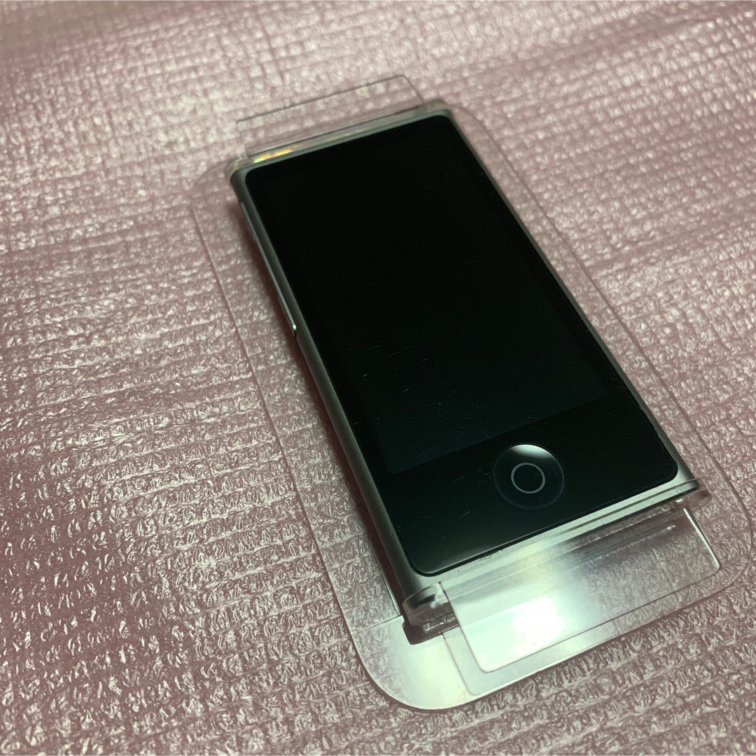 iPod(アイポッド)の第7世代  iPod nano 16GB  Gray  A1446  動作確認済 スマホ/家電/カメラのオーディオ機器(ポータブルプレーヤー)の商品写真