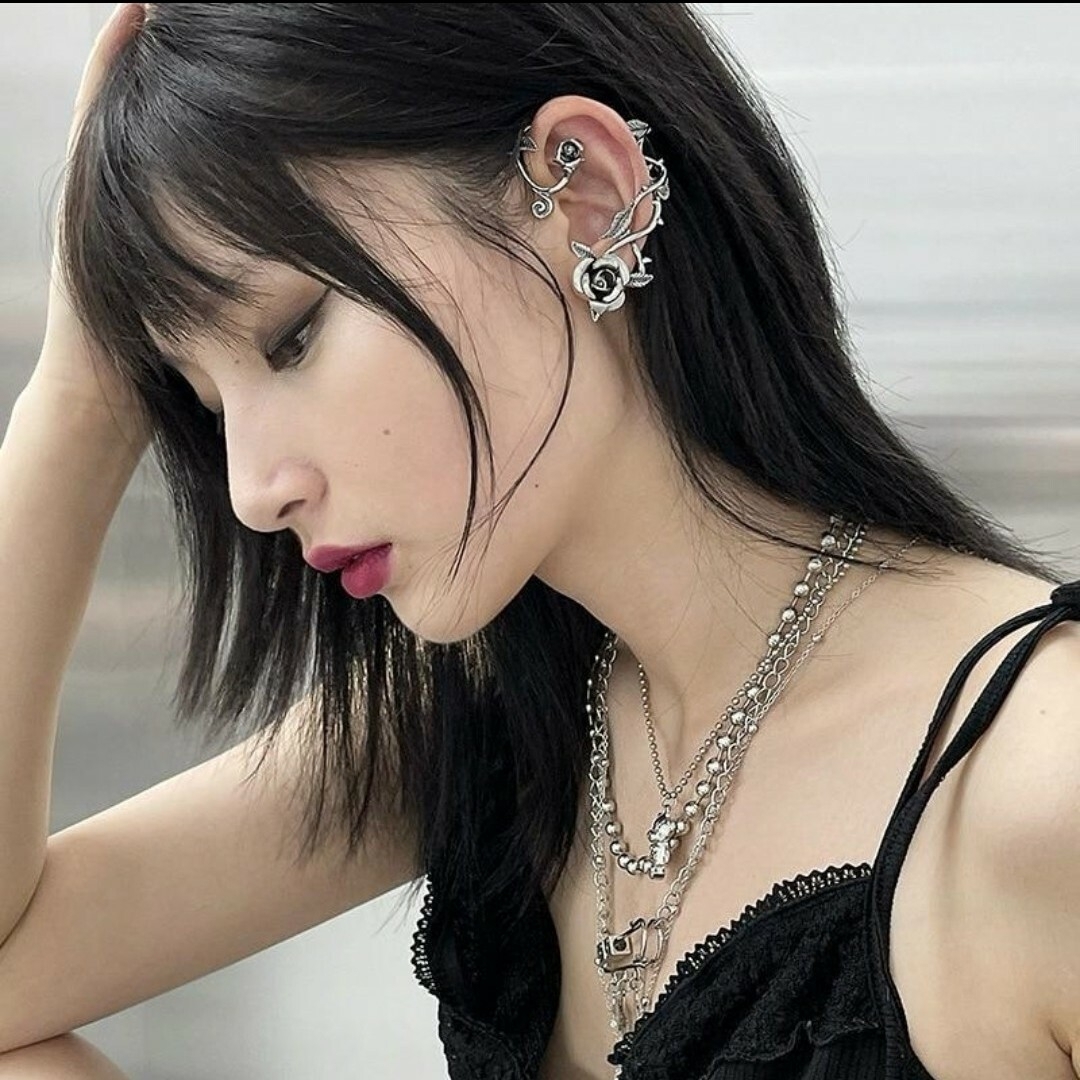 イヤーカフ風ピアス シルバー 薔薇 バラ アンティーク 地雷系 病みかわ