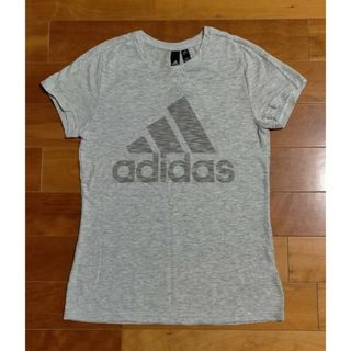 アディダス(adidas)の発送25日予定です特価♪新品送料込adidasTシャツ★レディースM～Ｌ(Tシャツ(半袖/袖なし))