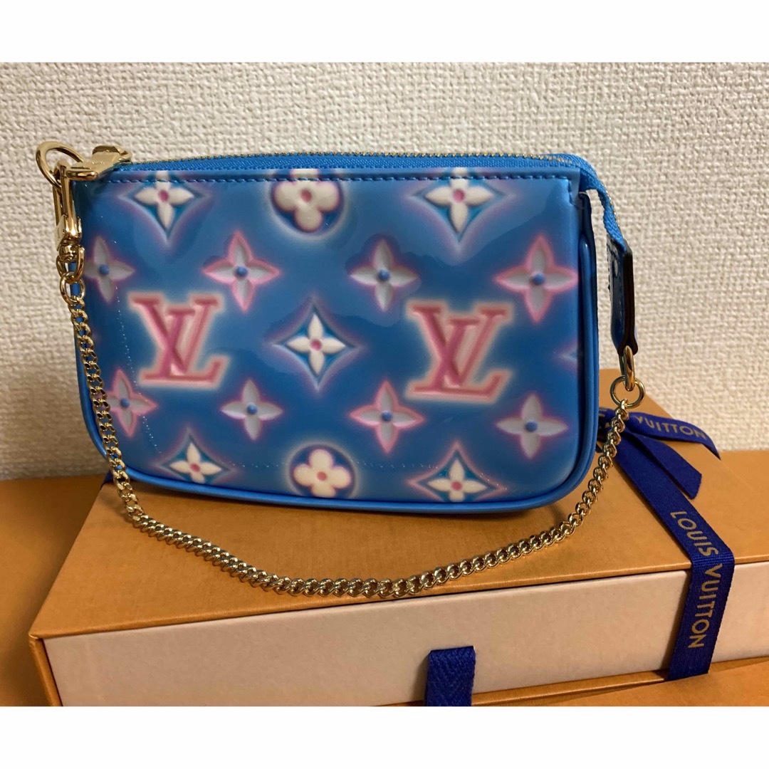 LOUIS VUITTON(ルイヴィトン)のルイヴィトン　ミニ･ポシェット・アクセソワール　新品 レディースのファッション小物(ポーチ)の商品写真