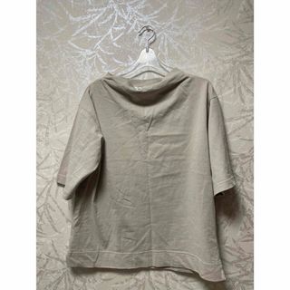 ダークグレー　グレージュ　ハーフネックTシャツ(カットソー(半袖/袖なし))